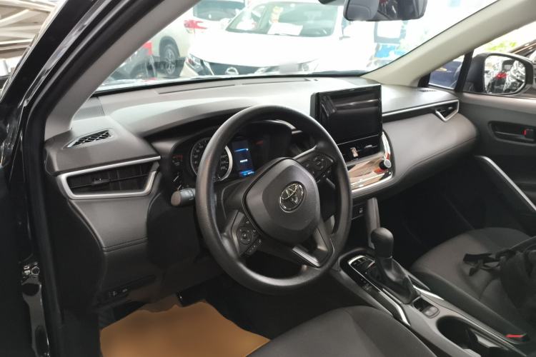 Used Toyota Corolla Cross 2022 2.0L Elite Edition Center Console