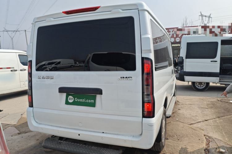 Used JMC Fushun 2023 2.0T Manual Short Wheelbase Low-Roof Commercial Multi-Purpose Passenger Vehicle 6 Seats with Lift-Up Tailgate
