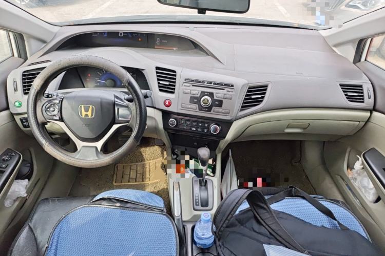 Used Honda Civic 2012 1.8L automatic comfort version Center Console