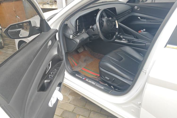 Used Hyundai Elantra 2021 1.5L CVT LUX Prestige Edition
