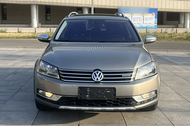 Used Volkswagen Magotan 2012 Travel Edition 2.0 TSI 4x4 Comfort Version
