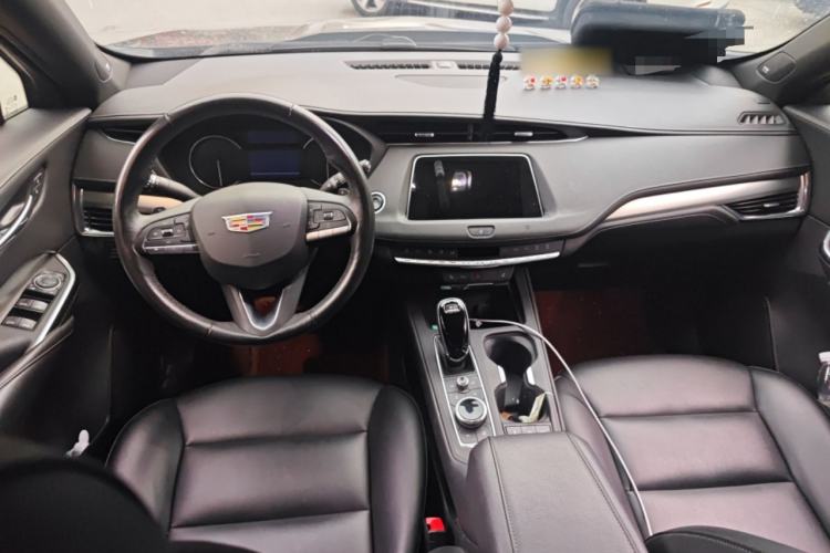 Used Cadillac XT4 2021 28T Two-Wheel Drive Leading Version Center Console