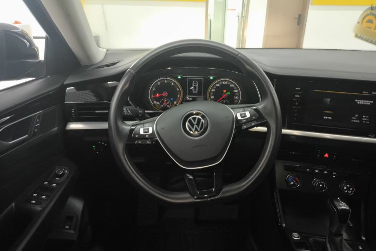 Used Volkswagen Passat 2020 Revised Version 280TSI Business Edition China VI Standard Steering Wheel