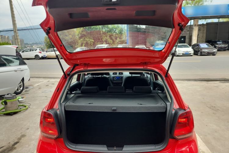 Used Volkswagen Polo 2014 1.4L Manual Fashion Edition Trunk