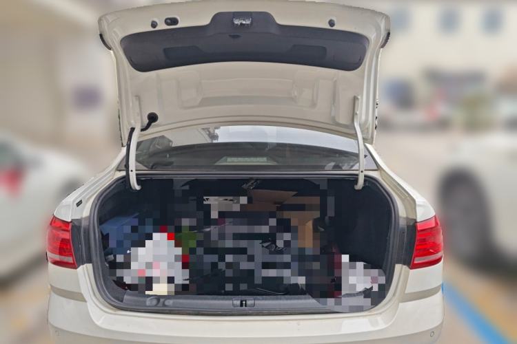 Used Volkswagen Lavida 2017 1.6L Manual Fashion Edition
