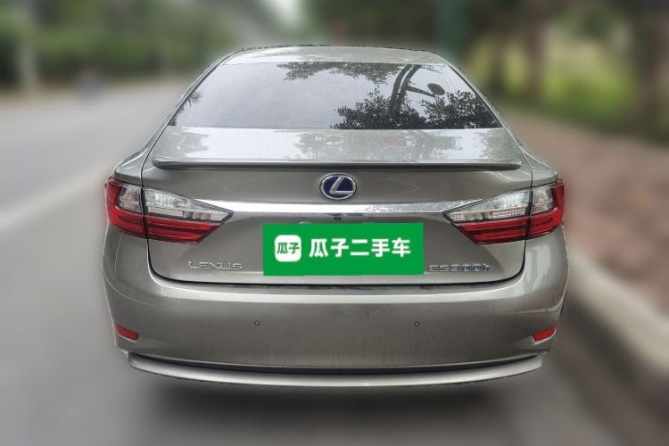 Used Lexus ES 2015 300h Comfort Edition