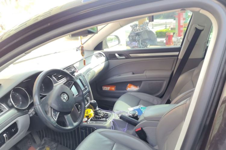 Used Skoda Superb 2013 1.8TSI Automatic Yashi Edition
