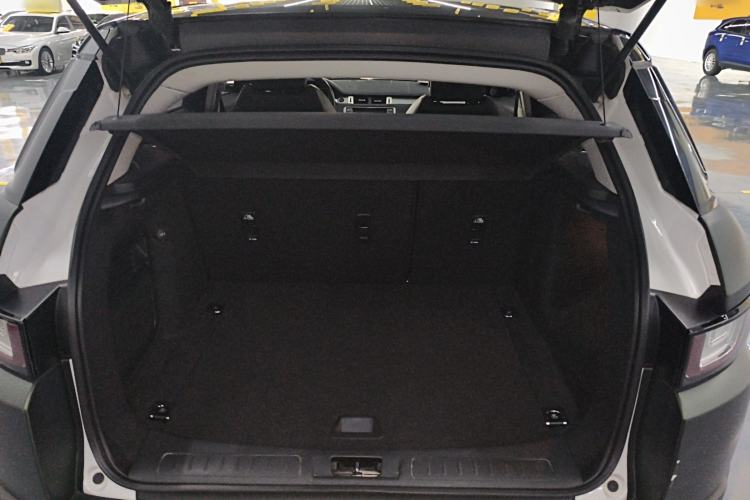 Used Land Rover Range Evoque 2018 200PS PURE New Fashion Edition Trunk