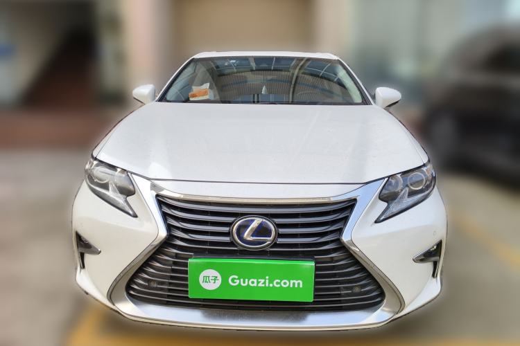Used Lexus ES 2017 300h Mark Levinson Comfort Edition