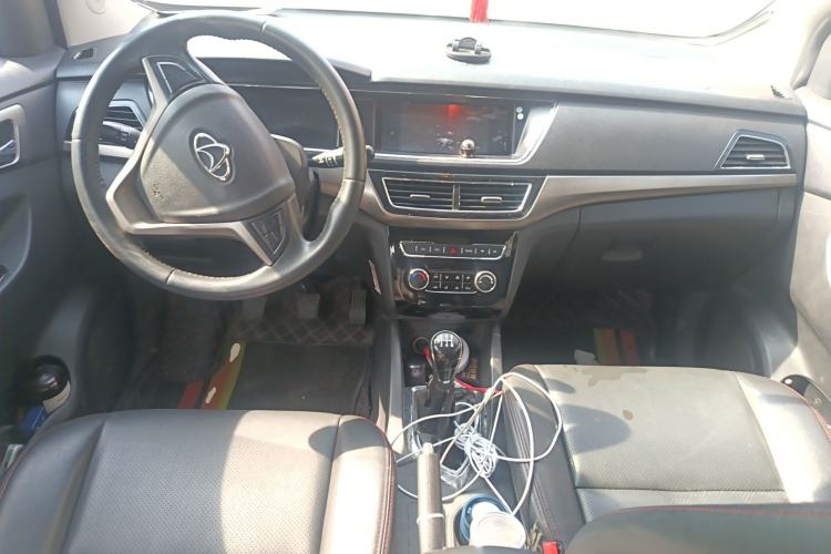 Used CHANGAN KAICHENG Oushang A600 2016 1.5L Manual Luxury 7-Seater Center Console