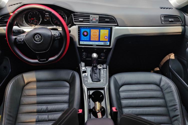 Used Volkswagen Lamando 2018 280TSI DSG Luxury Edition Center Console