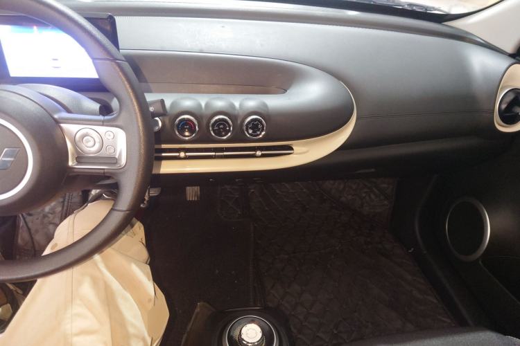 Used Wuling Bingo 2024 203km Light Edition Center Console