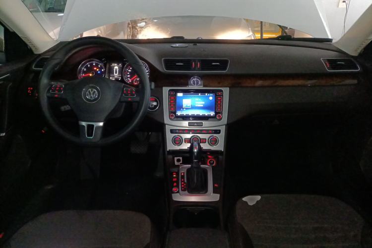 Used Volkswagen Magotan (Import) 2012 Travel Edition 2.0 TSI Comfort Version
