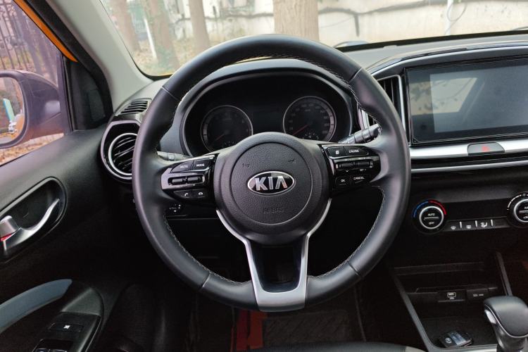 Used Kia kx1 Stonic 2021 1.4L CVT Fun & Sunroof Model Steering Wheel