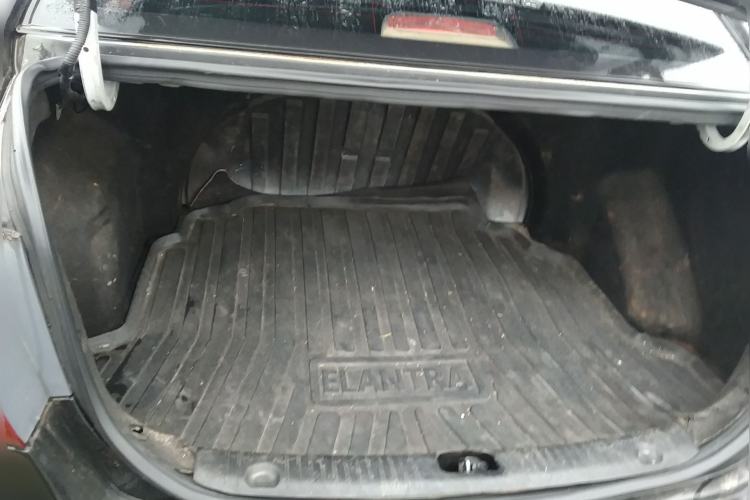 Used Hyundai Celesta 2011 1.6L Manual Comfort Edition Trunk