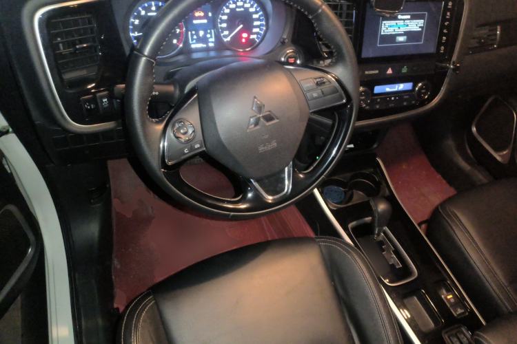 Used Mitsubishi Outlander 2020 2.0L Two-Wheel Drive Enjoyment Version 5 Seats