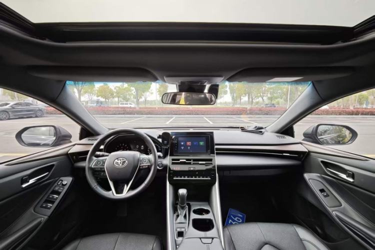 Used Toyota Avalon 2023 2.0L Premium Edition Interior 7