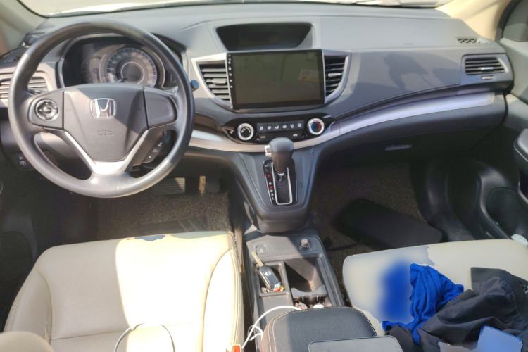 Used Honda CR-V 2016 2.0L two-wheel drive Urban Edition Center Console