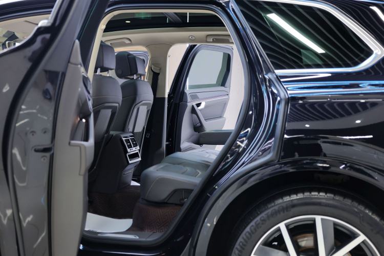 Used Volkswagen Touareg 2019 3.0 TSI RuiFeng Edition China V Standard Interior 8