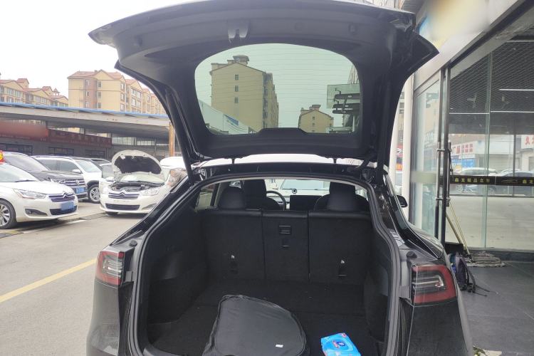 Used Tesla Model Y 2022 Long-Range All-Wheel-Drive Version