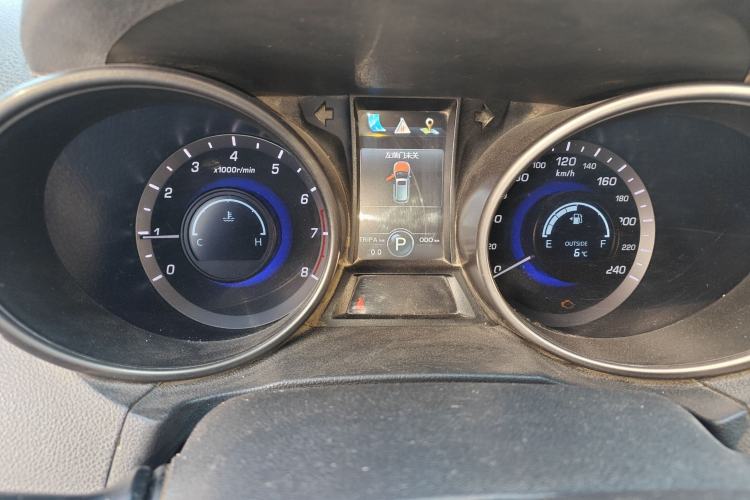 Used Changan CS75 2014 1.8T Automatic Prestige Model China IV Standard
