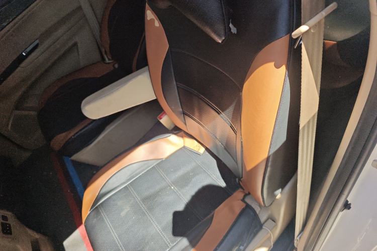 Used Baojun 730 2016 1.5L Manual Standard Version 7 Seats Left Rear Seat