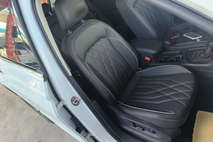 Used Volkswagen Tiguan L 2024 300TSI Automatic Two-Wheel Drive Smart Edition Right Front Seat