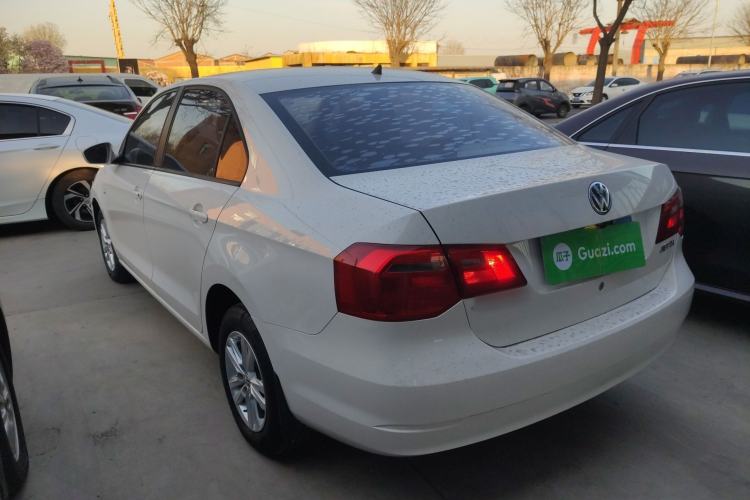 Used Volkswagen Jetta 2015 Value Edition 1.6L Manual Fashionable Style Exterior 2