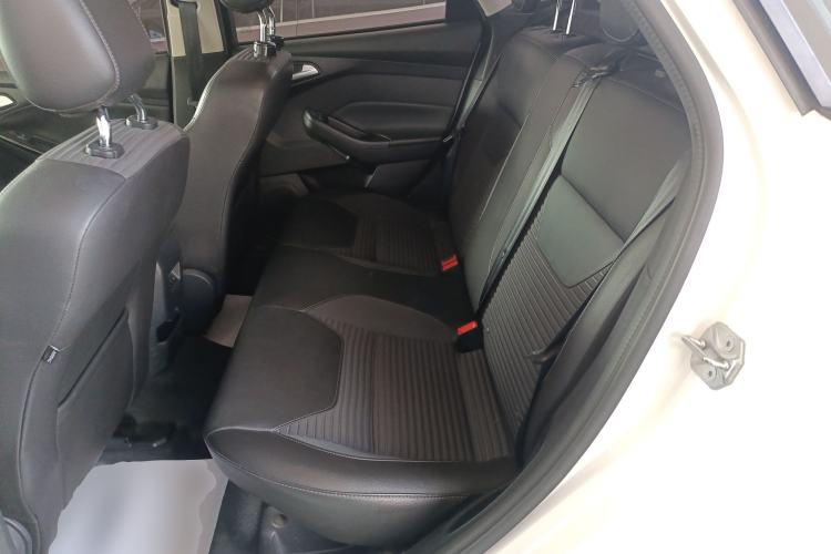 Used Ford Focus 2017 Hatchback 1.6L Automatic Fashion Edition Smart Drive Version
