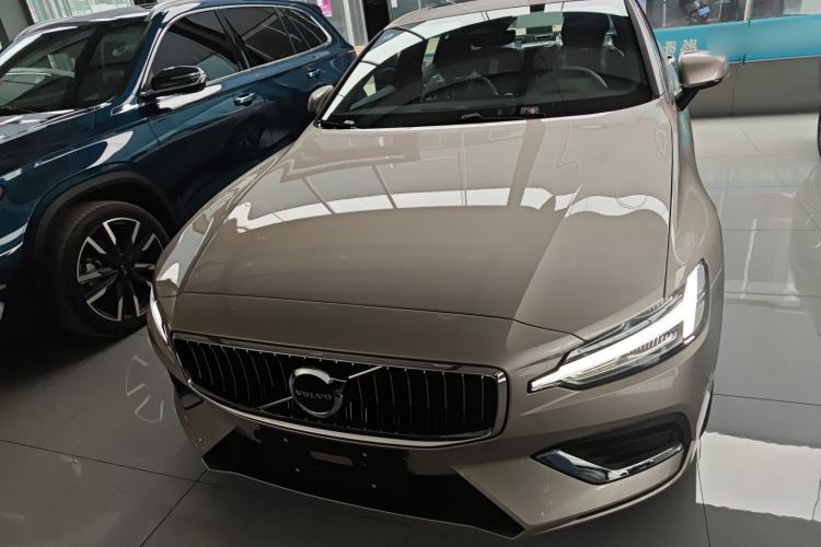 Used Volvo S60 2026 Model B4 Zhiyi Luxury Edition