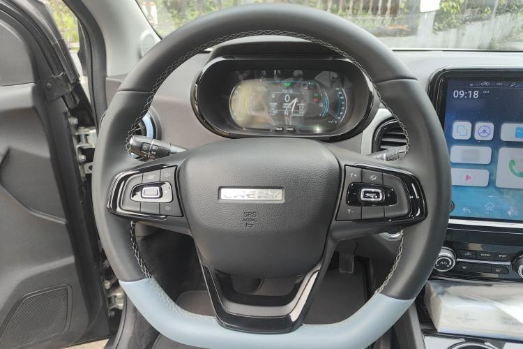 Used Chery QQ Little Ant 2022 Restyled Version Sweet Pink Edition Low-Sugar Version Lithium Iron Phosphate Battery 30.7 kWh 30 kW 301 km Steering Wheel