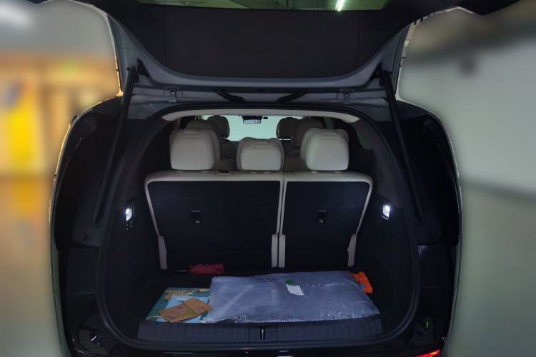 Used Li Auto MEGA 2024 Ultra Model