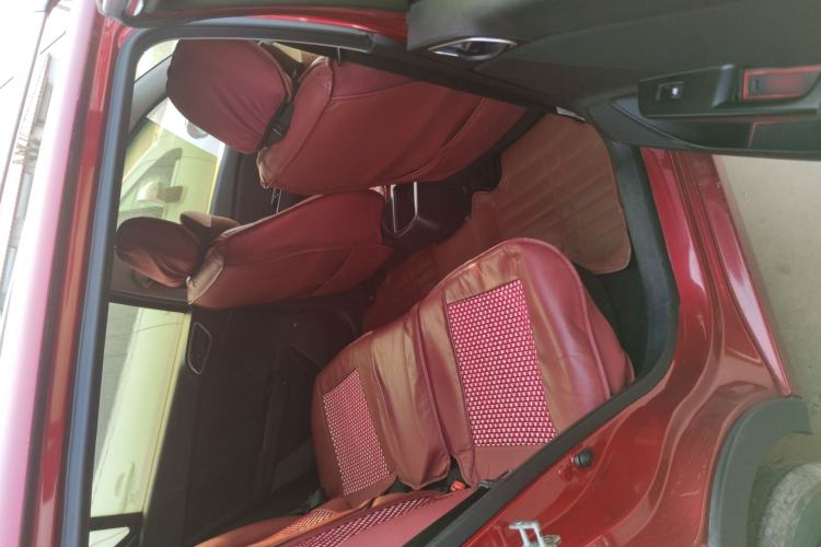 Used Baojun 310 2016 1.2L manual Comfort trim level Interior 2