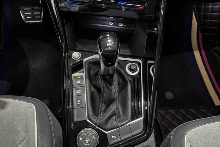 Used Volkswagen Tayron 2020 380TSI All-Wheel Drive R-Line Connected Version Interior 4