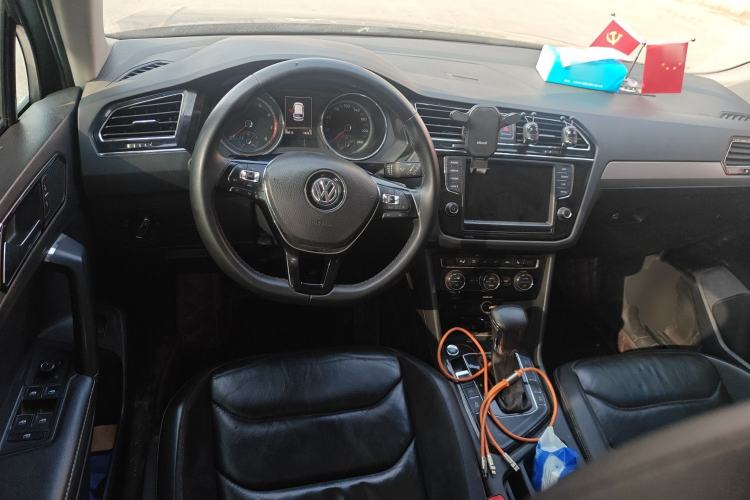 Used Volkswagen Tiguan L 2018 380TSI Automatic All-Wheel Drive Luxury Edition Center Console