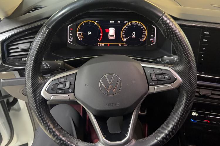 Used Volkswagen Tayron X 2020 330TSI Two-Wheel Drive Luxury Smart Connectivity Version Steering Wheel