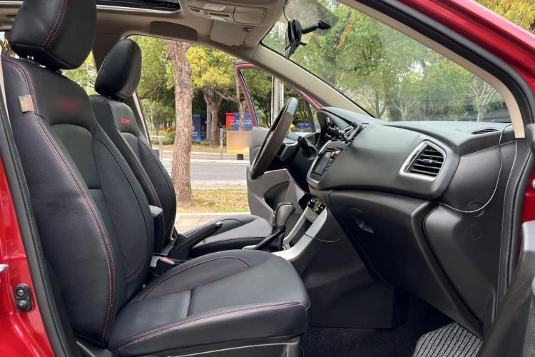 Used Suzuki S-Cross 2014 1.6L CVT Two-Wheel Drive Elite Version
