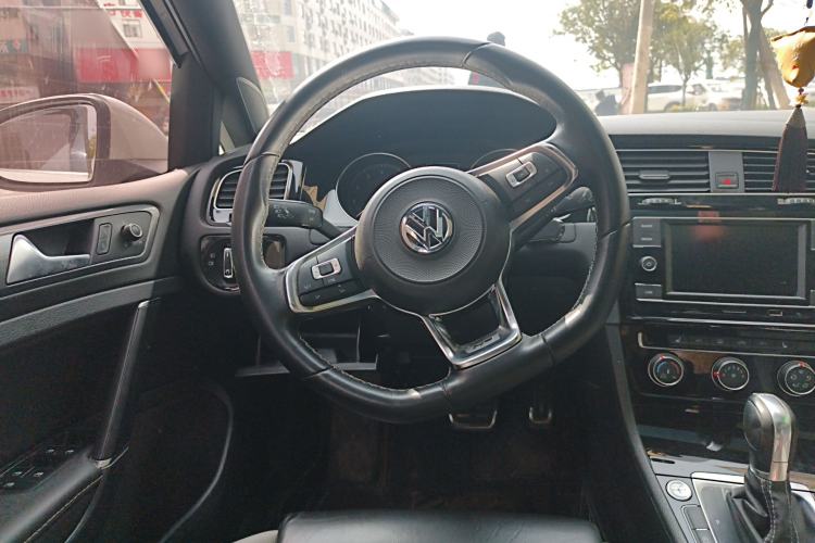 Used Volkswagen Golf 2018 280TSI Automatic R-Line Model
