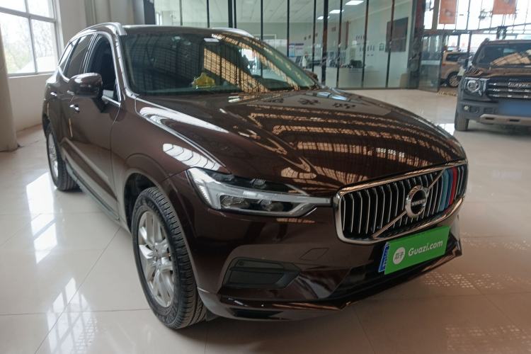 Used Volvo XC60 2019 T5 4x4 Smart Edition China VI Standard Front Right 45 Deg