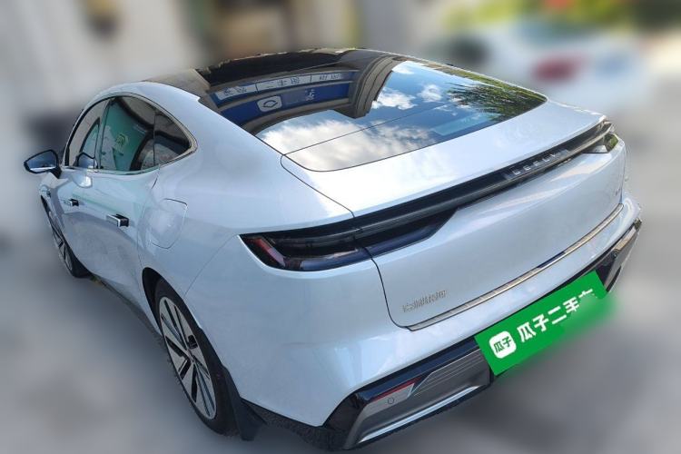 Used Geely Galaxy E8 2024 665 km Range Rear-Drive Starship Long-Range Version
