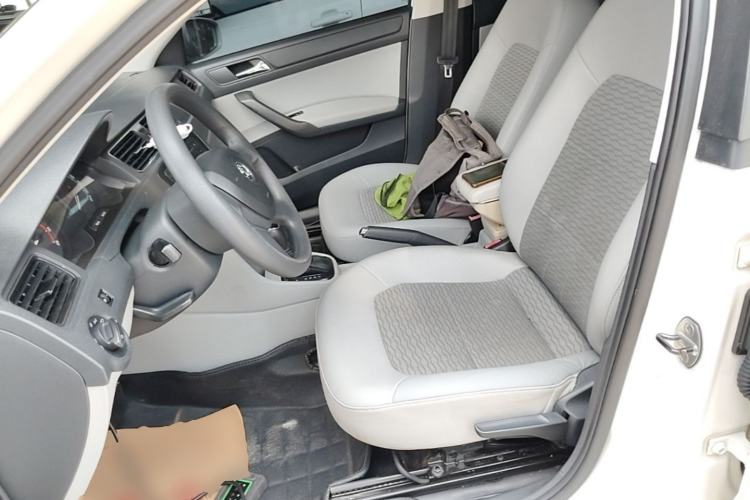 Used Skoda Rapid 2013 1.6L Automatic Smart Selection Model
