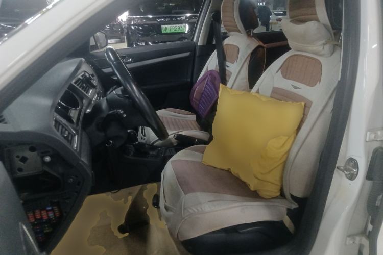 Used Volkswagen Gran Lavida 2015 1.6L Automatic Comfort Edition Left Front Seat