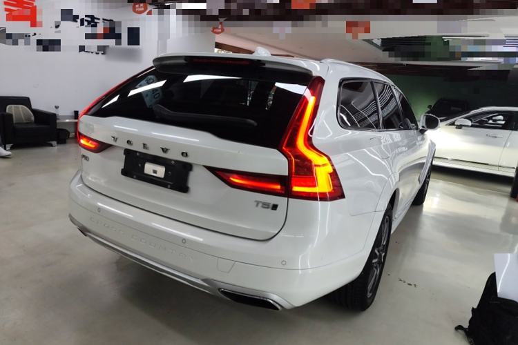 Used Volvo V90 2019 Cross Country T5 AWD Luxury Edition China VI Standard
