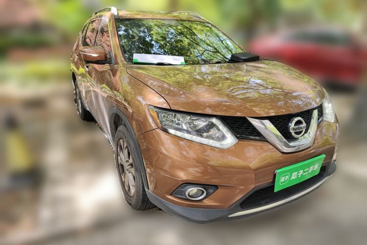 Used Nissan X-Trail 2014 2.5L CVT Luxury Edition 4WD Front Right 45 Deg