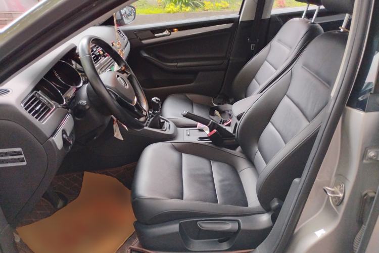 Used Volkswagen Sagitar 2015 1.6L Manual Comfort Model Left Front Seat