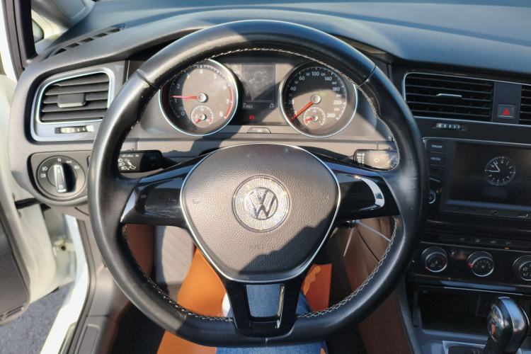 Used Volkswagen Golf 2017 1.6L Automatic Comfort Million-Vehicle Anniversary Edition