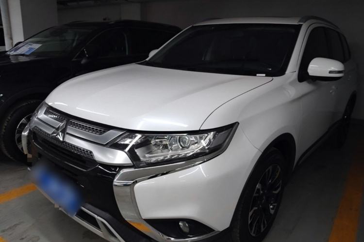 Used Mitsubishi Outlander 2019 2.0L Two-Wheel Drive Comfort Edition 7-Seater China VI Standard