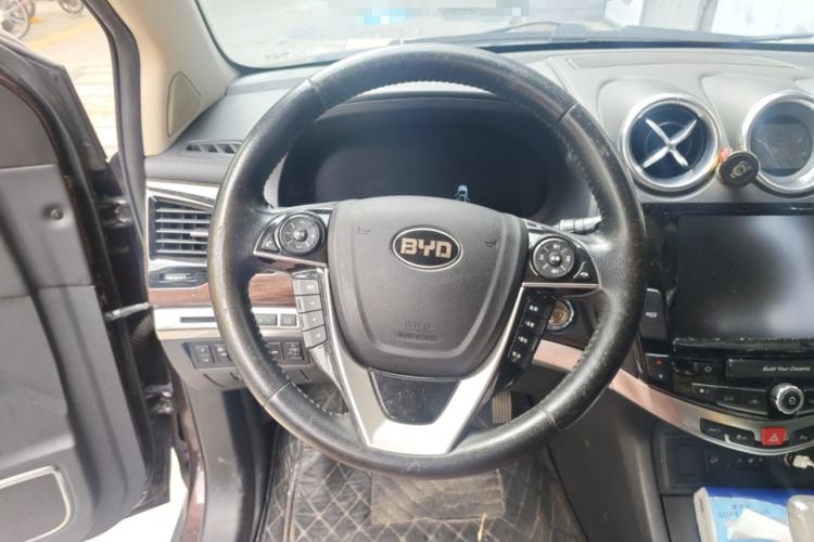 Used BYD S7 2016 2.0T Automatic Flagship Plus Steering Wheel