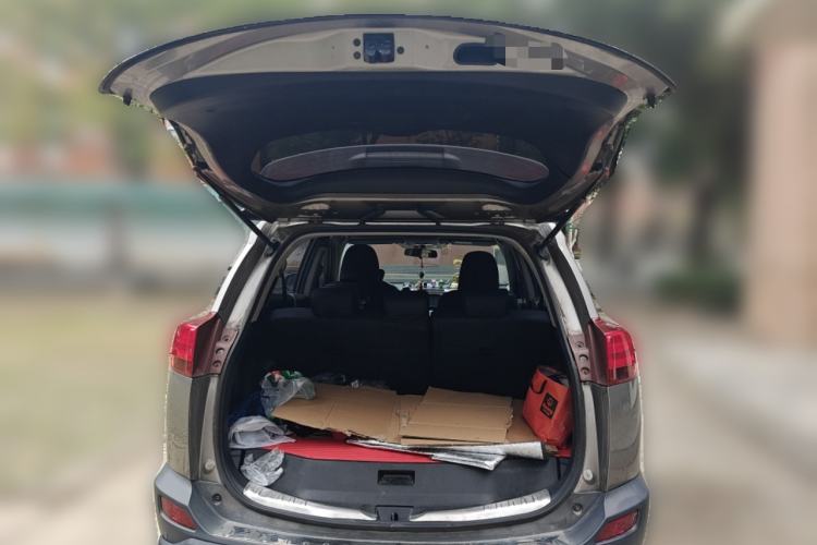 Used Toyota RAV4 2015 2.0L CVT Two-Wheel Drive Fashion Edition
