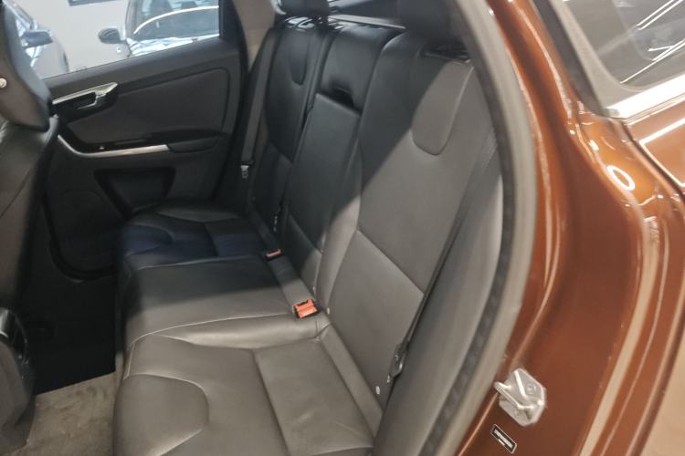 Used Volvo XC60 2016 T5 Smart Upgrade Model
